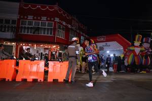 BIB: 
                            <button type="button" onclick="openModal(26221440)" class="btn btn-primary btn-sm float-right btn-popup" data-toggle="modal" data-target=".modal-high-quality">
                        <i class="fas fa-shopping-cart"></i> Add to Cart
                    </button>
                                            <button type="button" onclick="isThisMe(26221440, true)" class="btn btn-success btn-sm float-right btn-popup btn-isme hidden" data-toggle="tooltip" data-placement="bottom" title="นี่คือรูปของคุณใช่ไหม คลิกที่นี่เพื่อเอาเข้าอัลบั้ม">
                        <i class="fas fa-plus"></i> Add to album
                    </button>
                    <button type="button" onclick="isThisMe(26221440, false)" class="btn btn-warning btn-sm float-right btn-popup btn-isnotme hidden">
                        <i class="fas fa-ban"></i> Remove from album
                    </button>